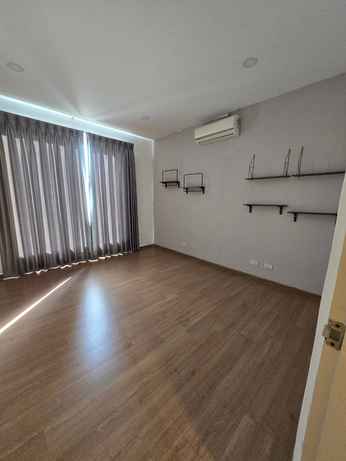 Commercial Building for Sale in Don Kaeo Chiang Mai | 422 Sq.m. THB 8M photo 8