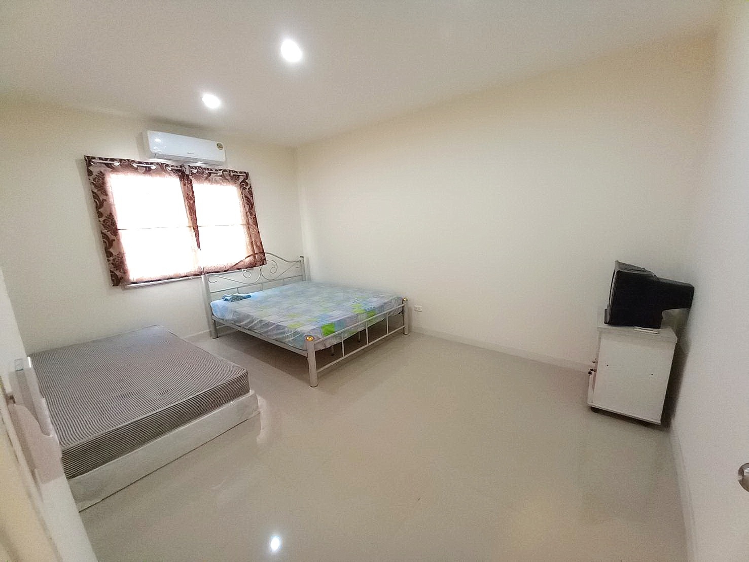 2-Bedroom Townhome for Sale & Rent in Mae Hia, Chiang Mai photo 6