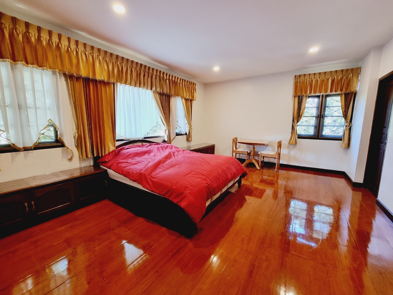 Large 5-Bedroom Villa for Rent Near Nimman & CMU, Chiang Mai | 1,400 Sq.m. photo 13