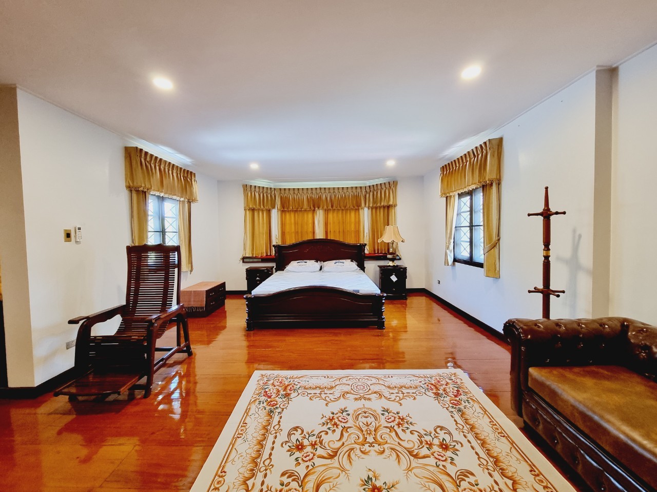 Large 5-Bedroom Villa for Rent Near Nimman & CMU, Chiang Mai | 1,400 Sq.m. photo 8