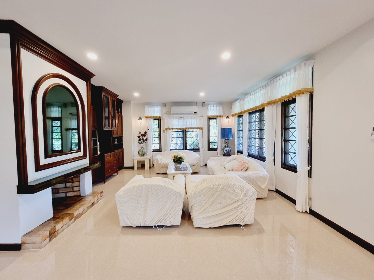 Large 5-Bedroom Villa for Rent Near Nimman & CMU, Chiang Mai | 1,400 Sq.m. photo 2
