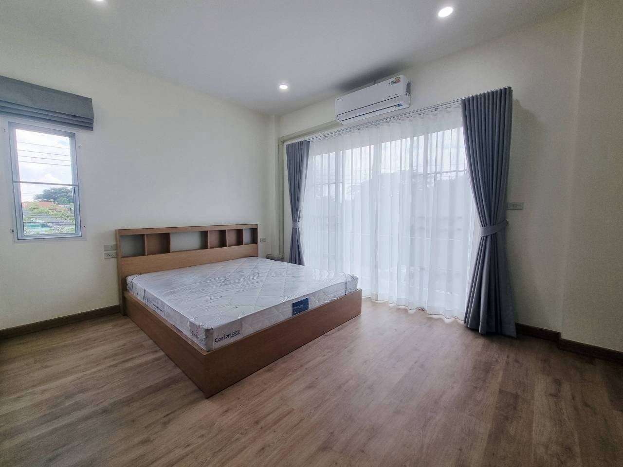 Modern 4-Bedroom Family Home | Only 3 Minutes from SBS Chiang Mai photo 10