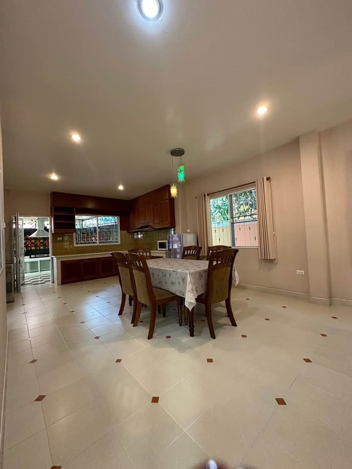 5-Bedroom Pool Villa for Rent Near Panyaden International School | Hang Dong, Chiang Mai photo 6