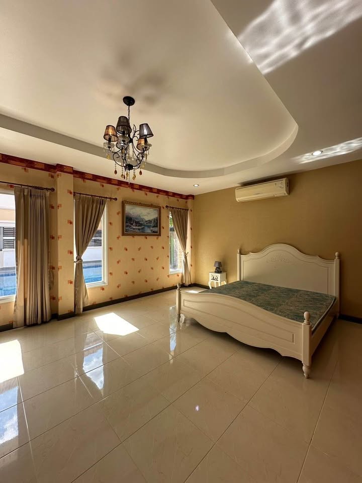 5-Bedroom Pool Villa for Rent Near Panyaden International School | Hang Dong, Chiang Mai photo 9