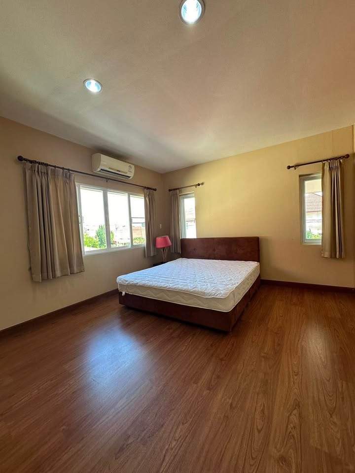 5-Bedroom Pool Villa for Rent Near Panyaden International School | Hang Dong, Chiang Mai photo 12