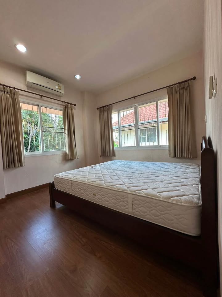 5-Bedroom Pool Villa for Rent Near Panyaden International School | Hang Dong, Chiang Mai photo 11