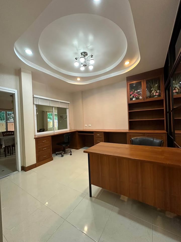 5-Bedroom Pool Villa for Rent Near Panyaden International School | Hang Dong, Chiang Mai photo 7