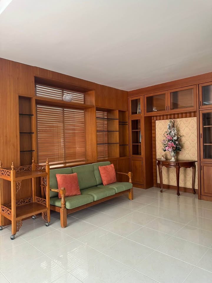 5-Bedroom Pool Villa for Rent Near Panyaden International School | Hang Dong, Chiang Mai photo 4