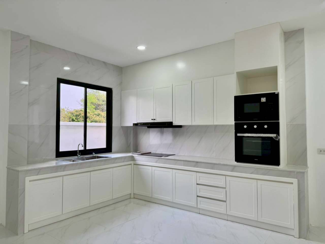 Luxury Modern Lanna Pool Villa for Sale & Rent | Saraphi, Chiang Mai photo 5