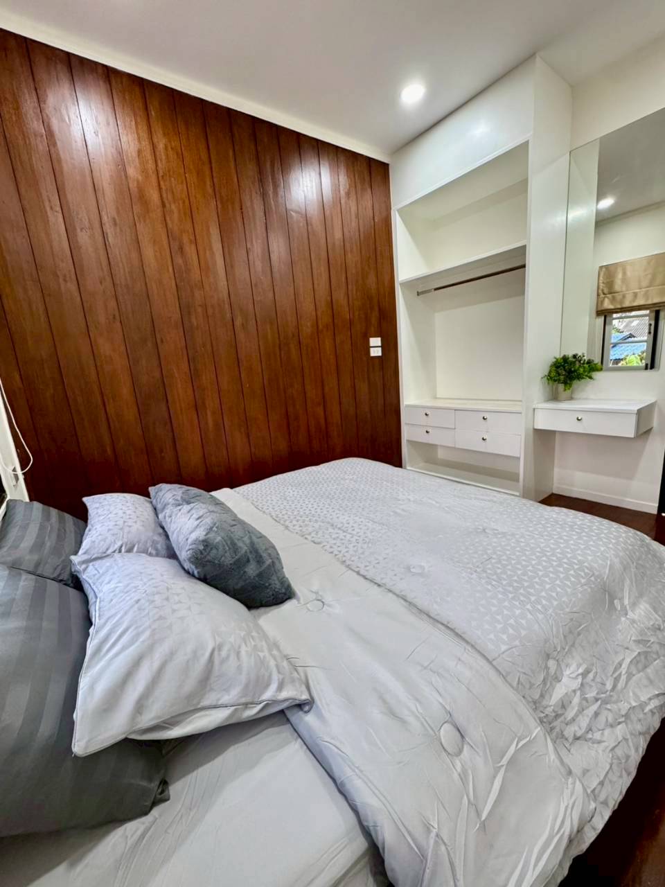 Luxury Modern Lanna Pool Villa for Sale & Rent | Saraphi, Chiang Mai photo 10