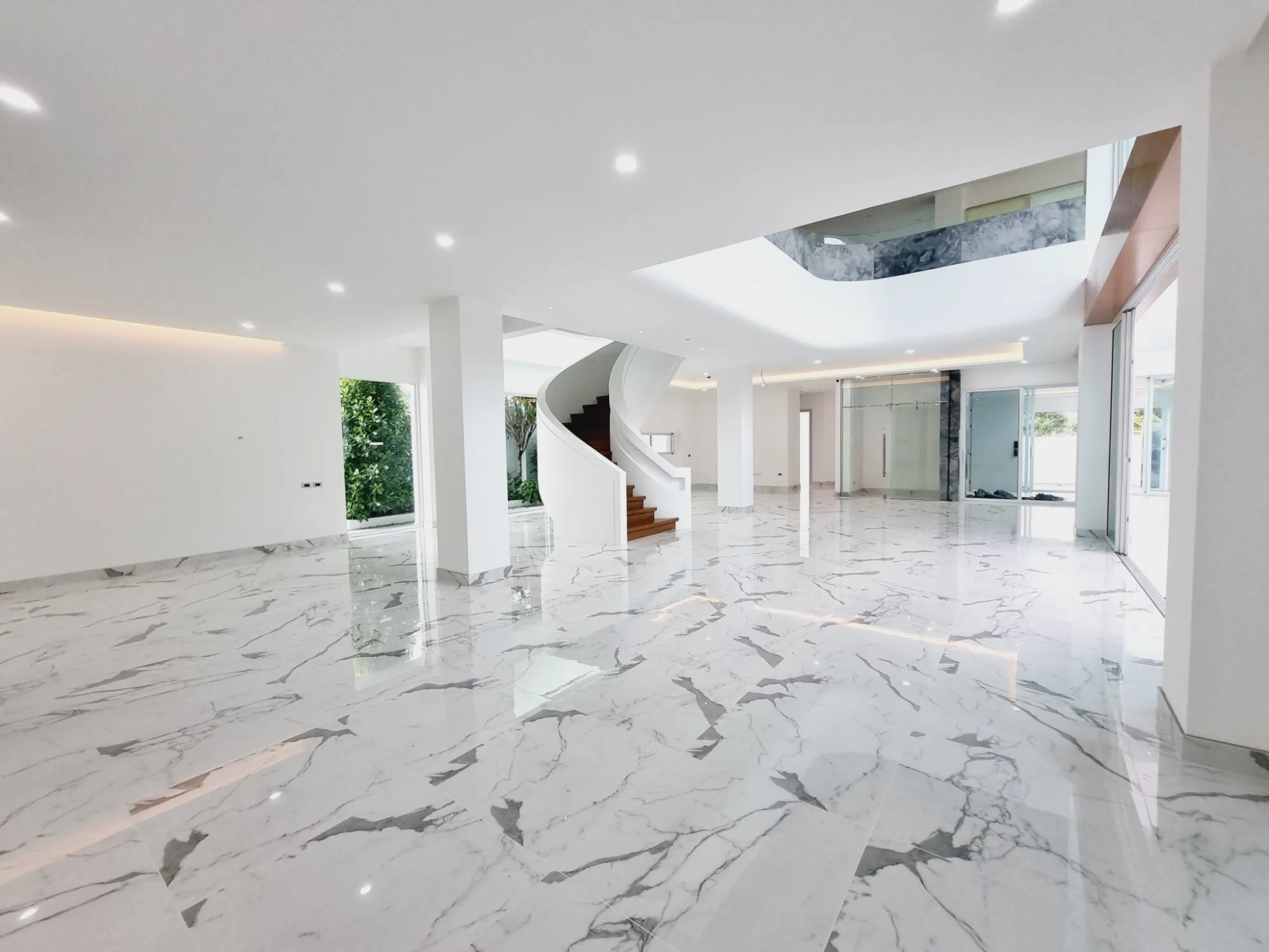 Modern Luxury Pool Villa for Sale in Chiang Mai | 8 Bedrooms, 900+ Sq.m. in Hang Dong–Mae Hia photo 4