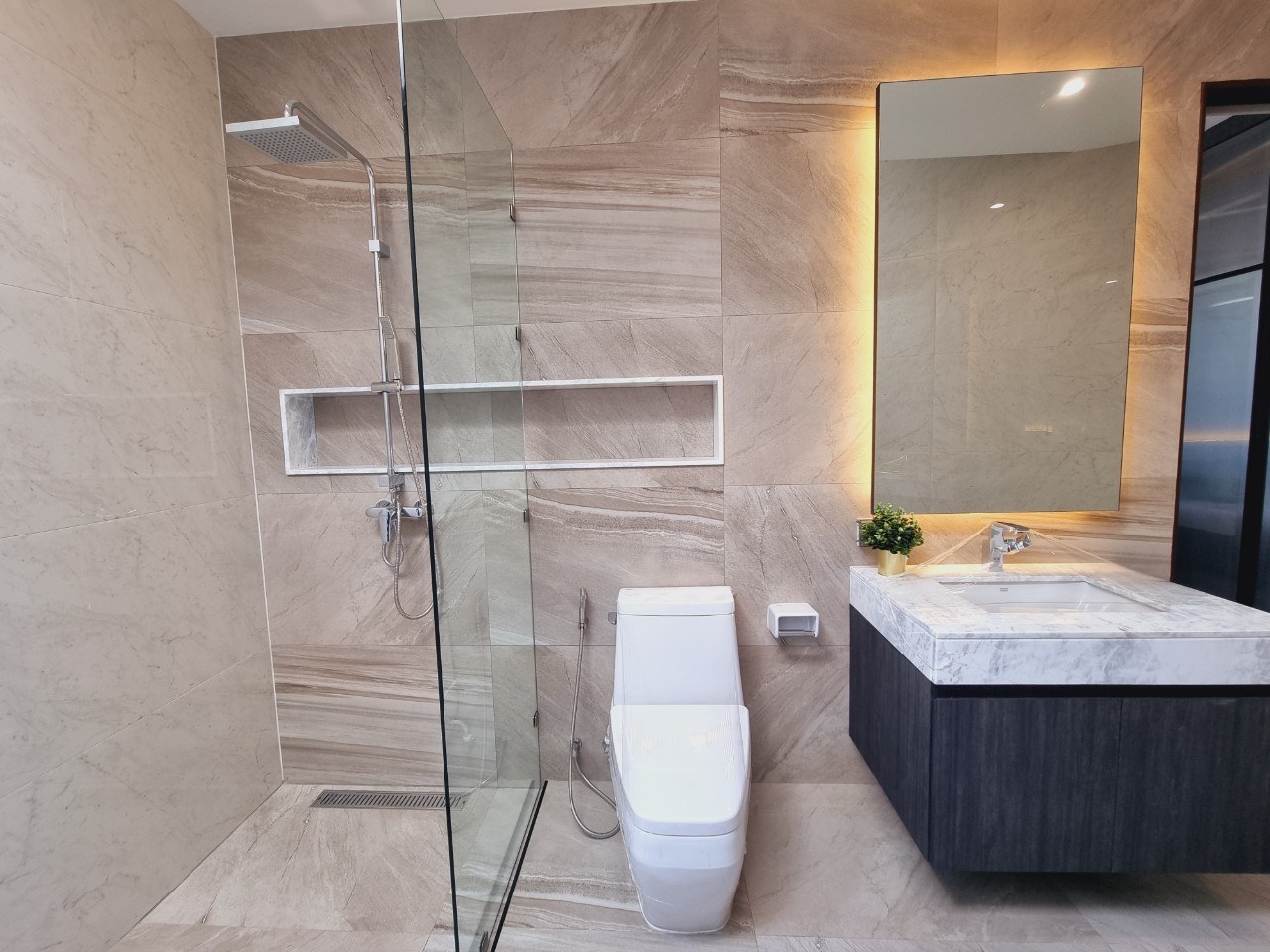 Modern Luxury Pool Villa for Sale & Rent in Doi Saket, Chiang Mai | 4 Bedrooms, 600+ Sq.m. photo 15