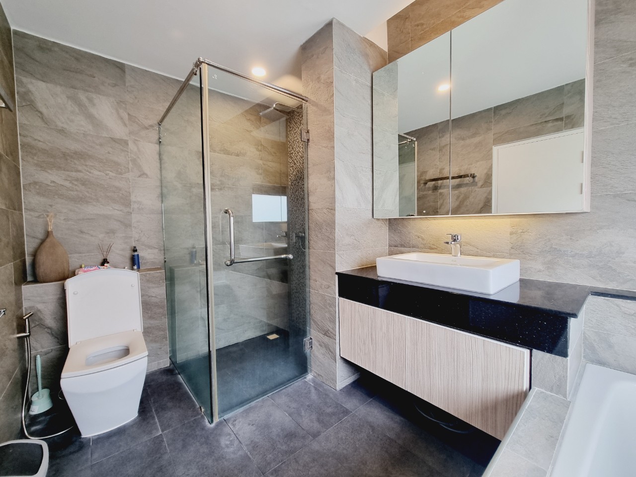 6-Bedroom Pool Villa for Sale in Hang Dong Chiang Mai | Near Kad Farang photo 15