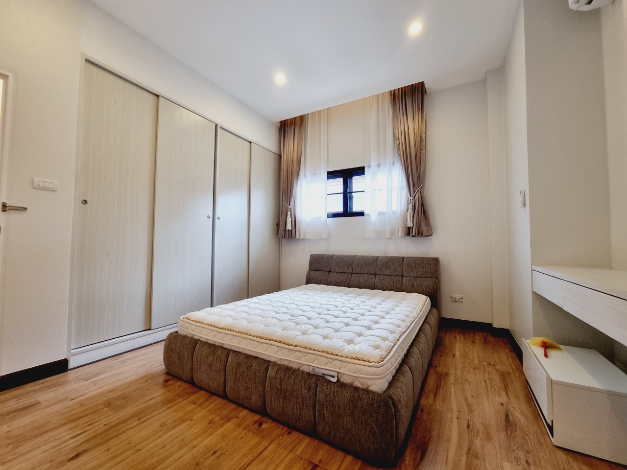 6-Bedroom Pool Villa for Sale in Hang Dong Chiang Mai | Near Kad Farang photo 16