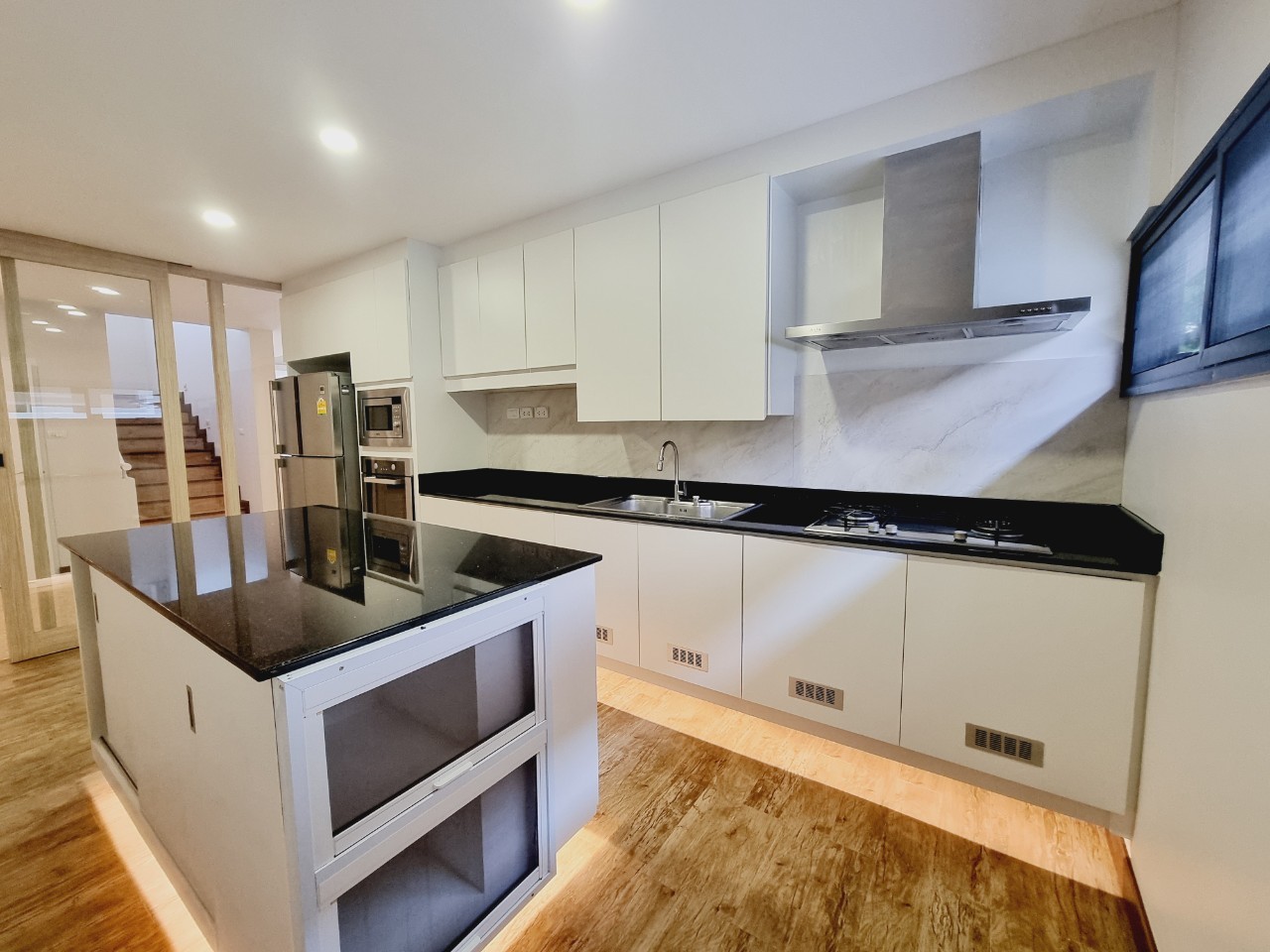 6-Bedroom Pool Villa for Sale in Hang Dong Chiang Mai | Near Kad Farang photo 6