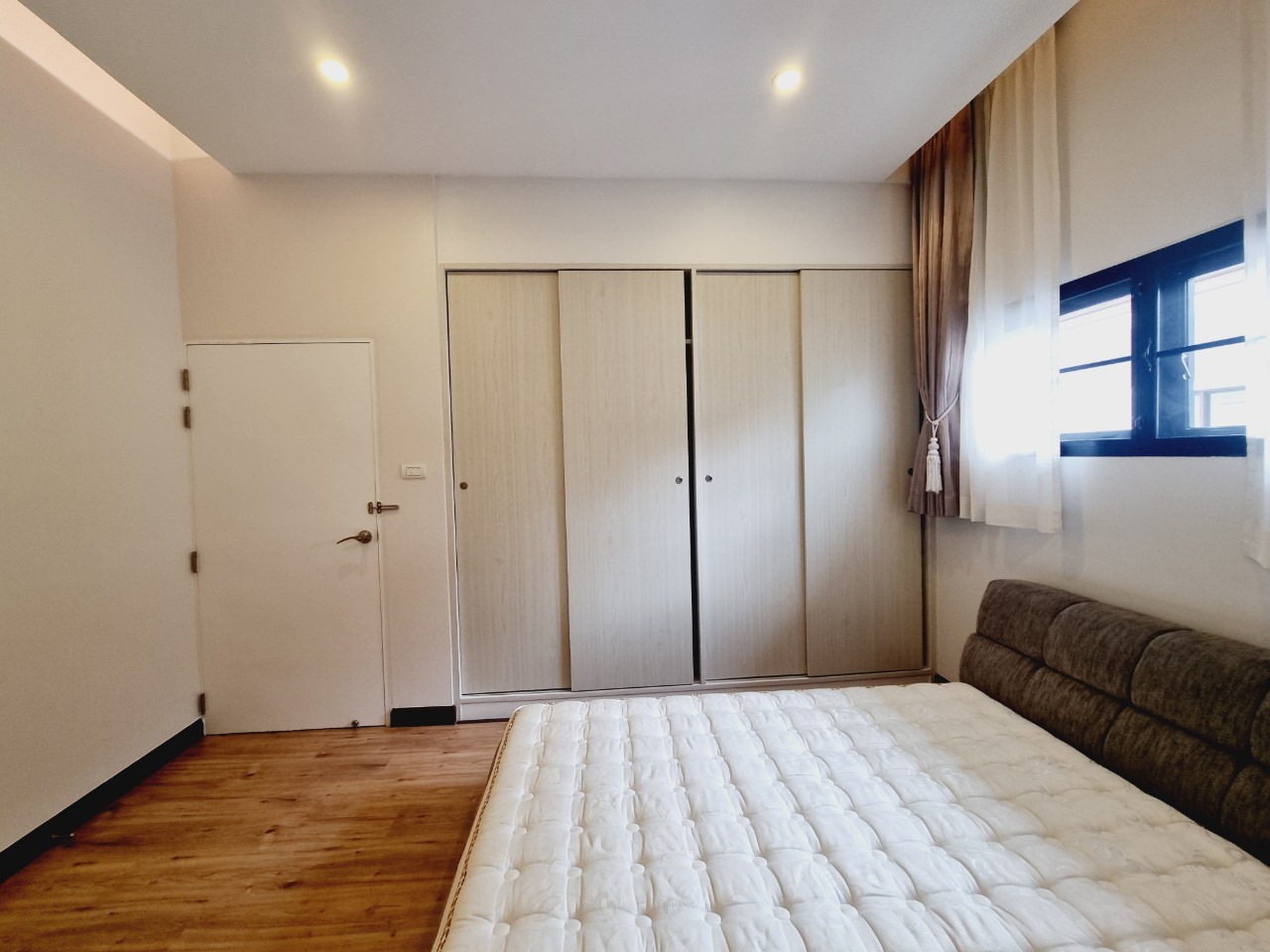 6-Bedroom Pool Villa for Sale in Hang Dong Chiang Mai | Near Kad Farang photo 17