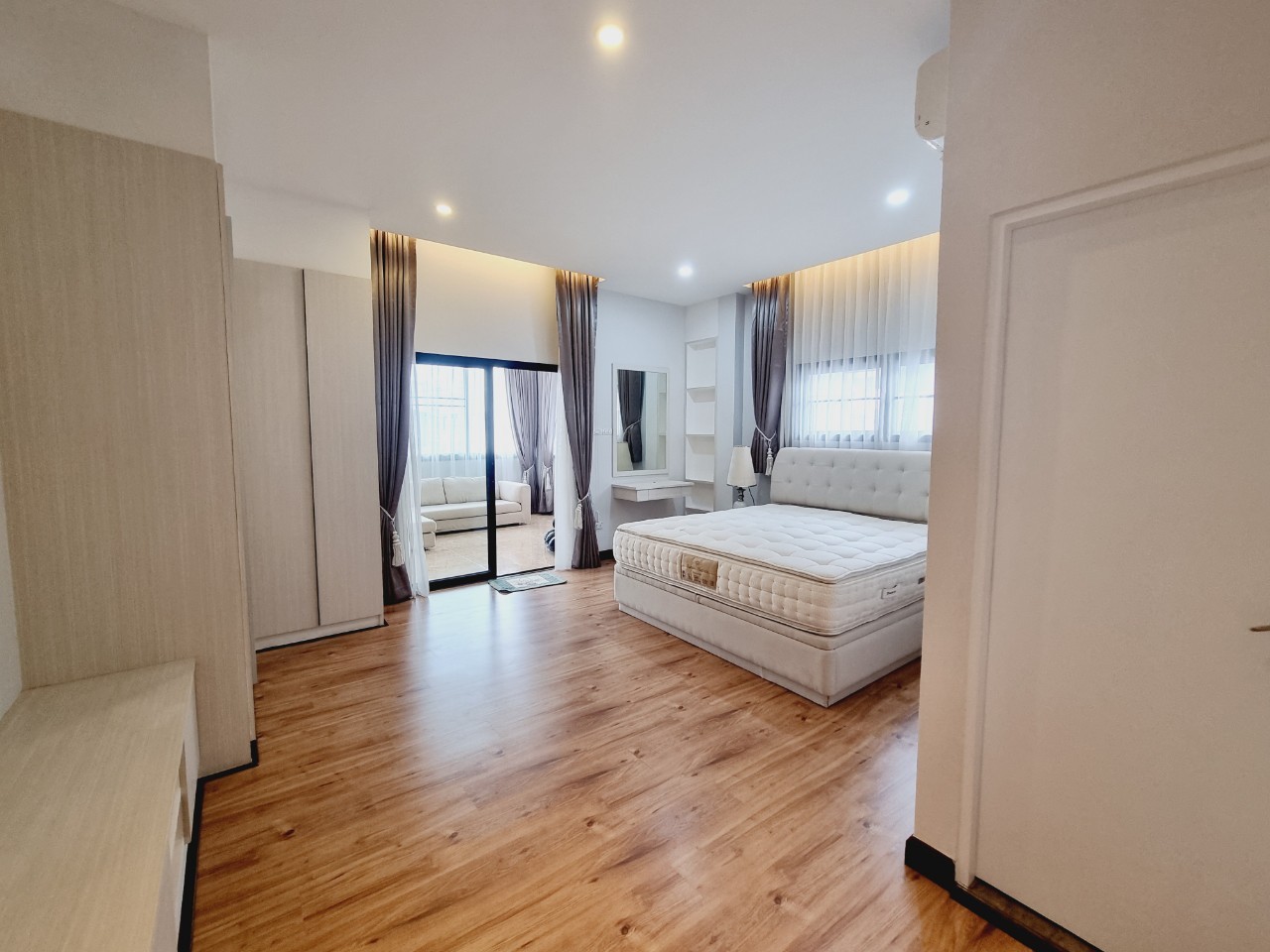 6-Bedroom Pool Villa for Sale in Hang Dong Chiang Mai | Near Kad Farang photo 12