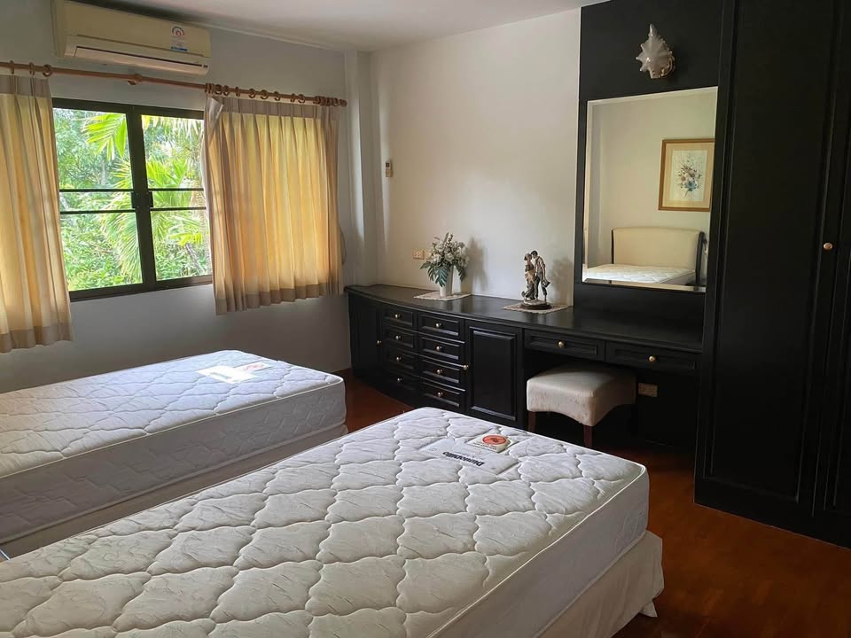 Pet-Friendly Pool Villa for Rent in San Kamphaeng Chiang Mai | Lake View photo 7