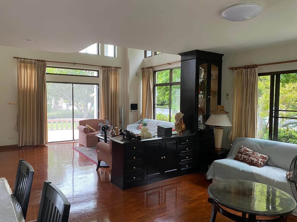Pet-Friendly Pool Villa for Rent in San Kamphaeng Chiang Mai | Lake View photo 4