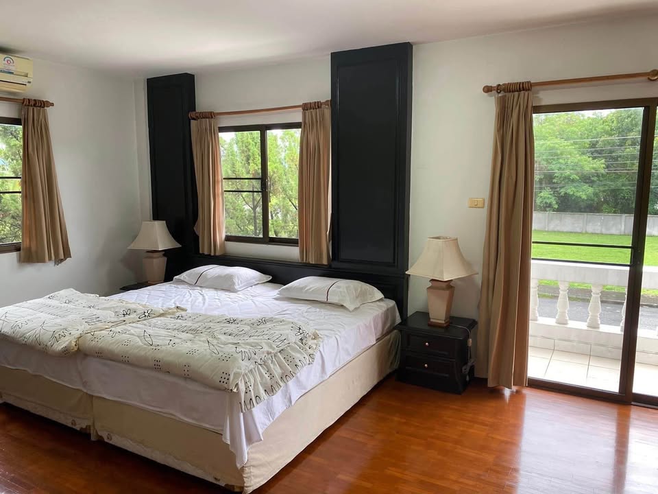 Pet-Friendly Pool Villa for Rent in San Kamphaeng Chiang Mai | Lake View photo 6