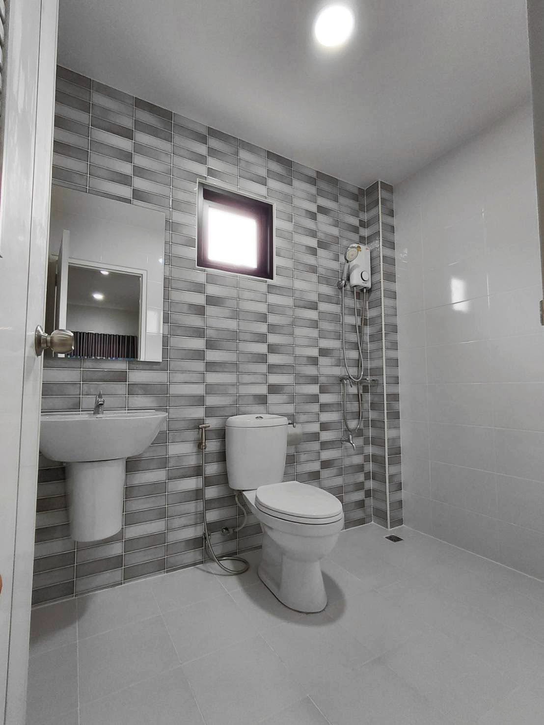 Pet-Friendly 3-Bedroom House for Rent in San Kamphaeng, Chiang Mai | Pool & Gym photo 8