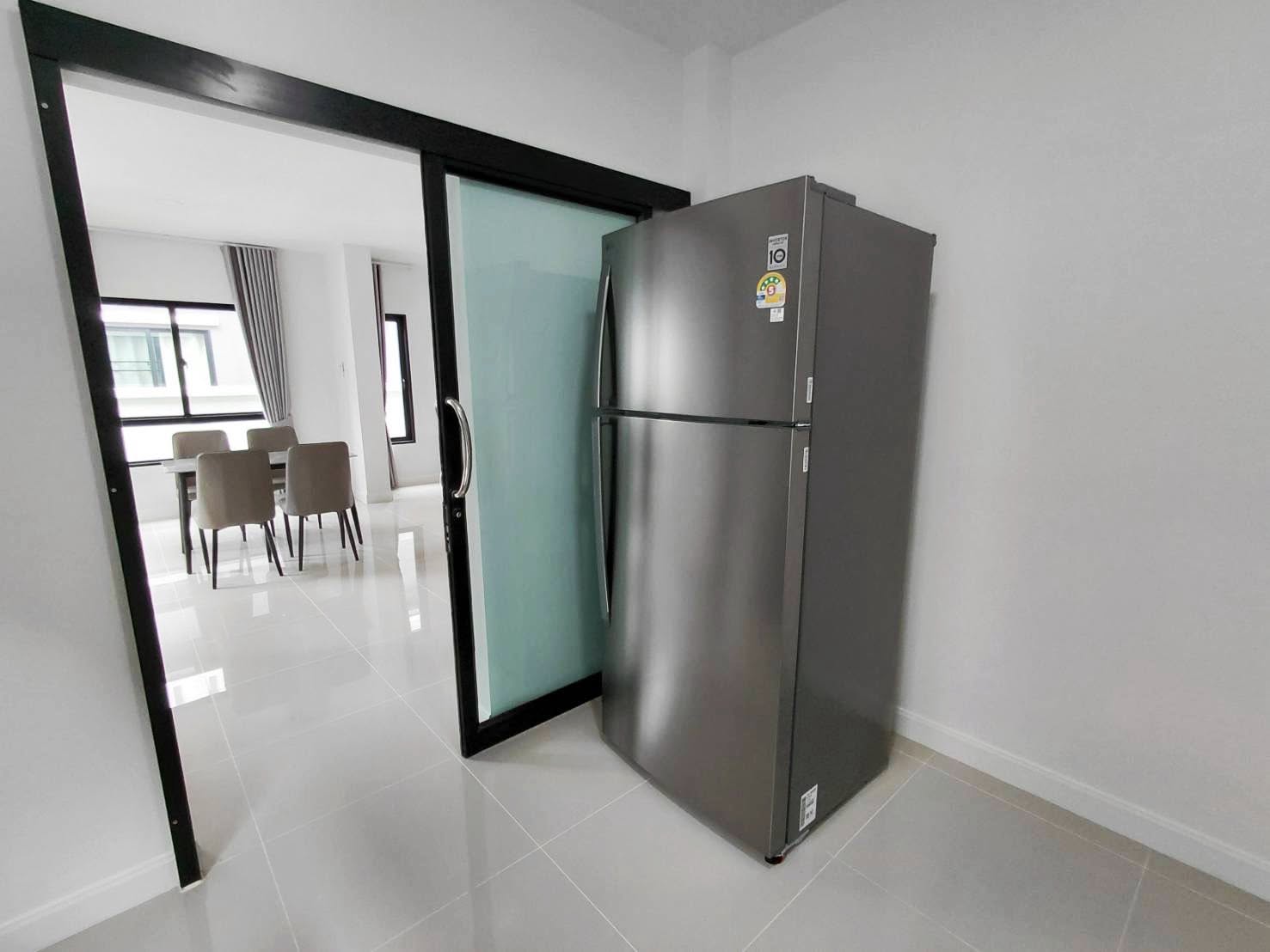 Pet-Friendly 3-Bedroom House for Rent in San Kamphaeng, Chiang Mai | Pool & Gym photo 9