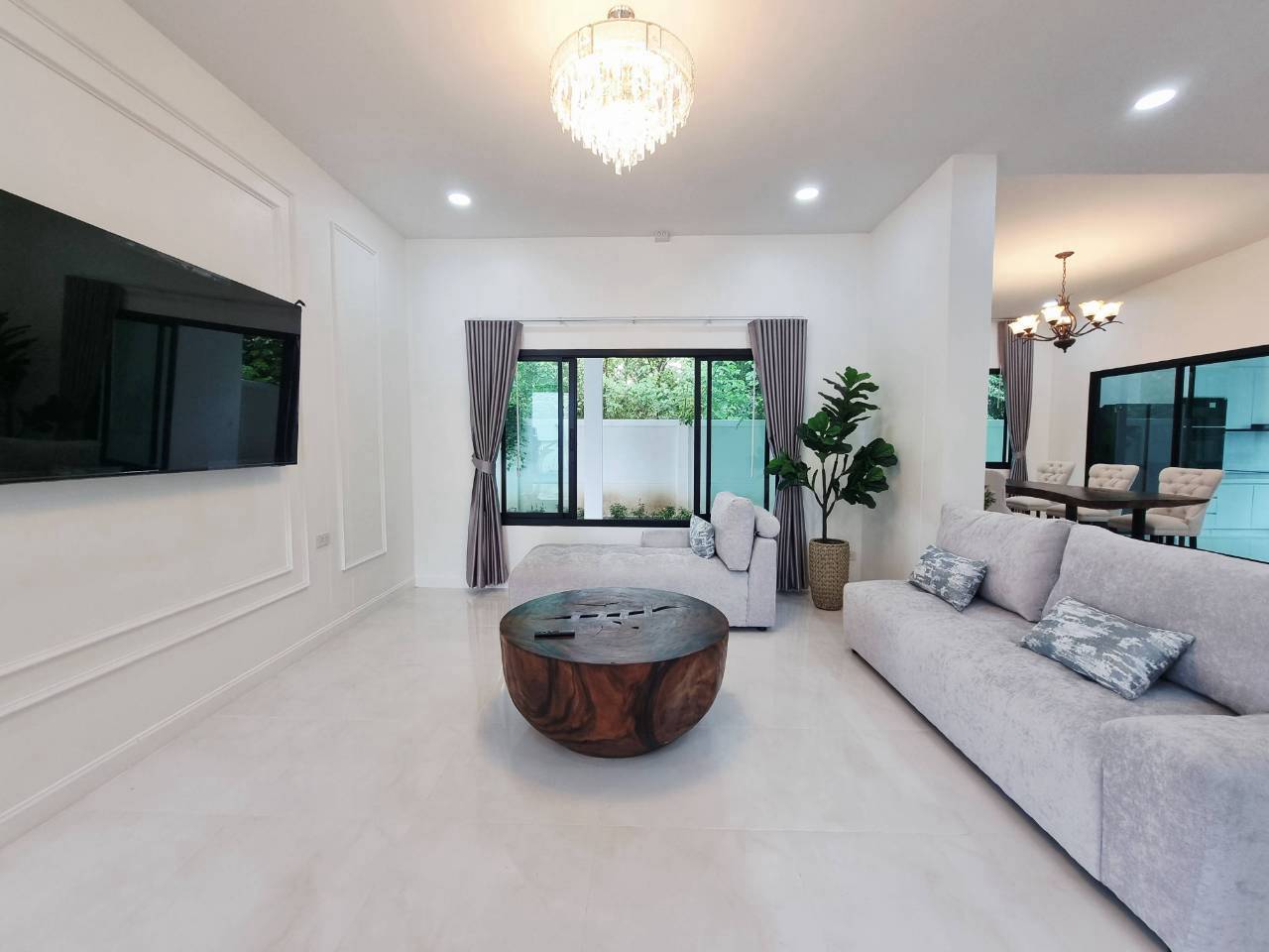 5 Bedroom Pool Villa for Sale in Mae Hia Chiang Mai | Fully Furnished photo 3