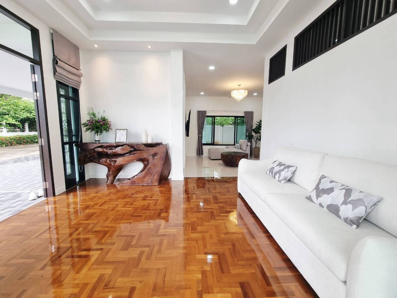 5 Bedroom Pool Villa for Sale in Mae Hia Chiang Mai | Fully Furnished photo 8