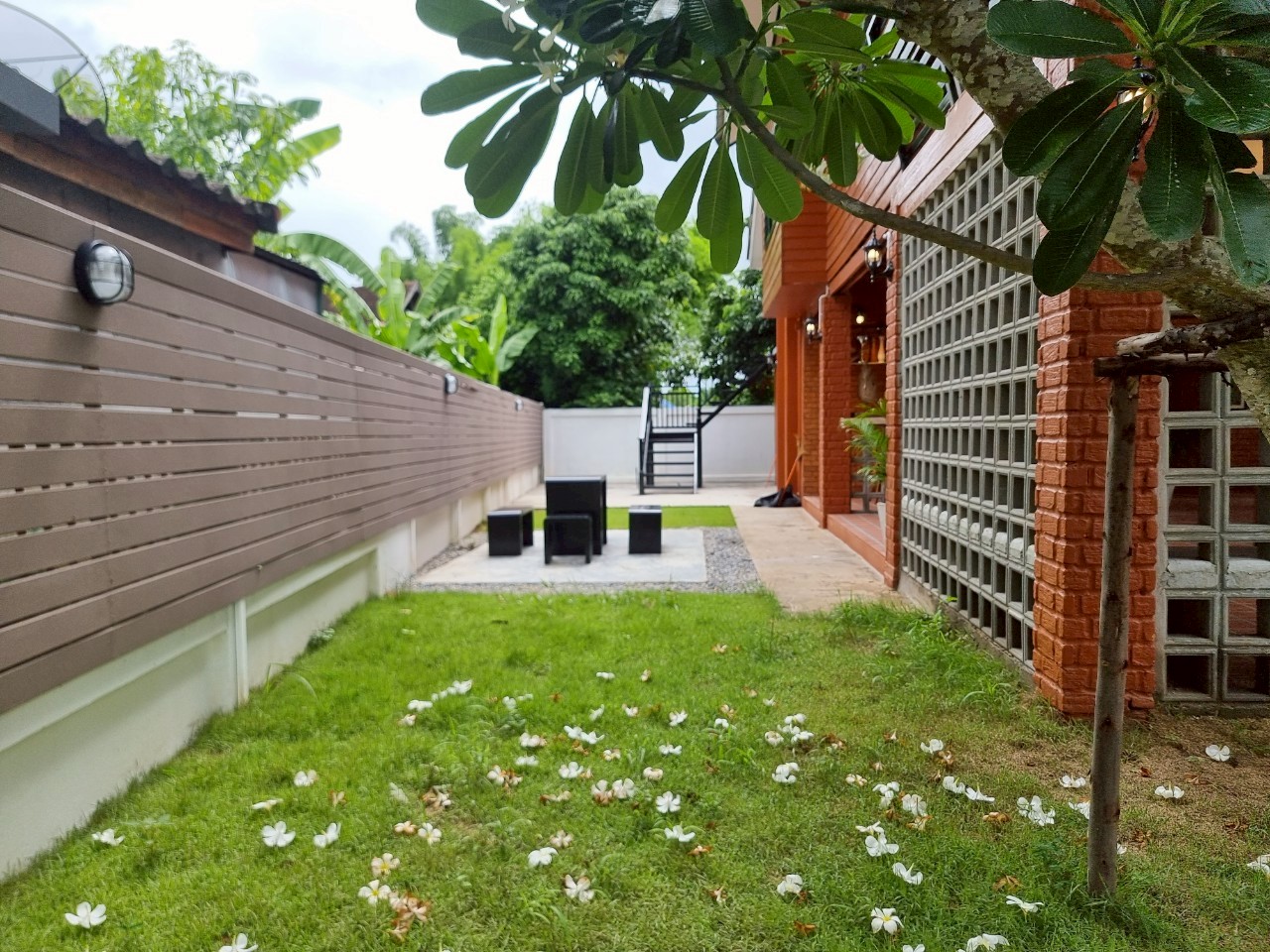 Riverside Teak House for Sale in San Pa Tong Chiang Mai | Lanna Style photo 21