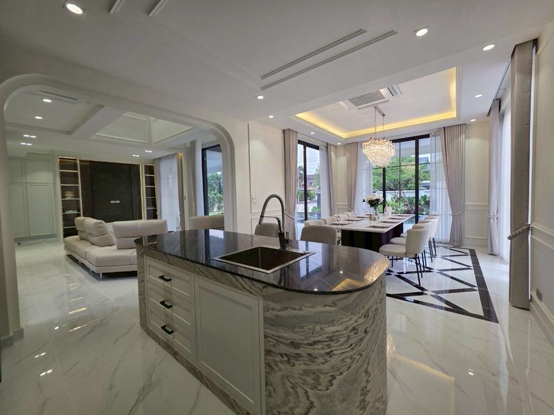 6 Bedroom Pool Villa for Sale in Saraphi Chiang Mai | Near UCIS photo 7