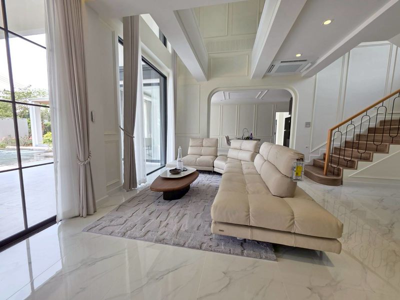 6 Bedroom Pool Villa for Sale in Saraphi Chiang Mai | Near UCIS photo 3