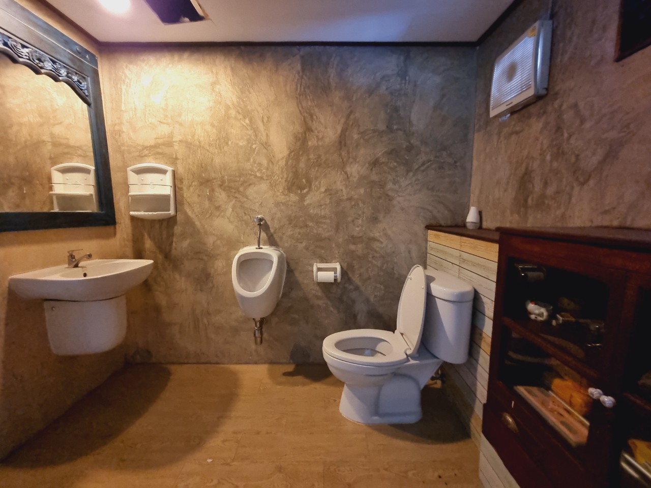 Traditional Teak House for Sale & Rent on Over 1 Rai in San Pa Tong, Chiang Mai | Pet Friendly photo 7