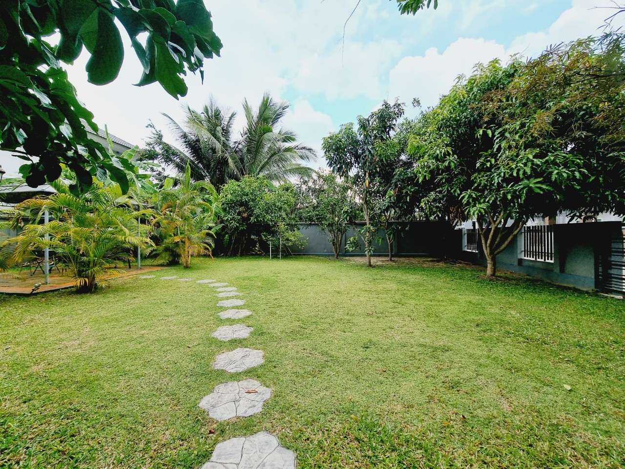 5-Bedroom Pool Villa for Rent in Mae Hia, Chiang Mai | Near APISP & Panyaden photo 3