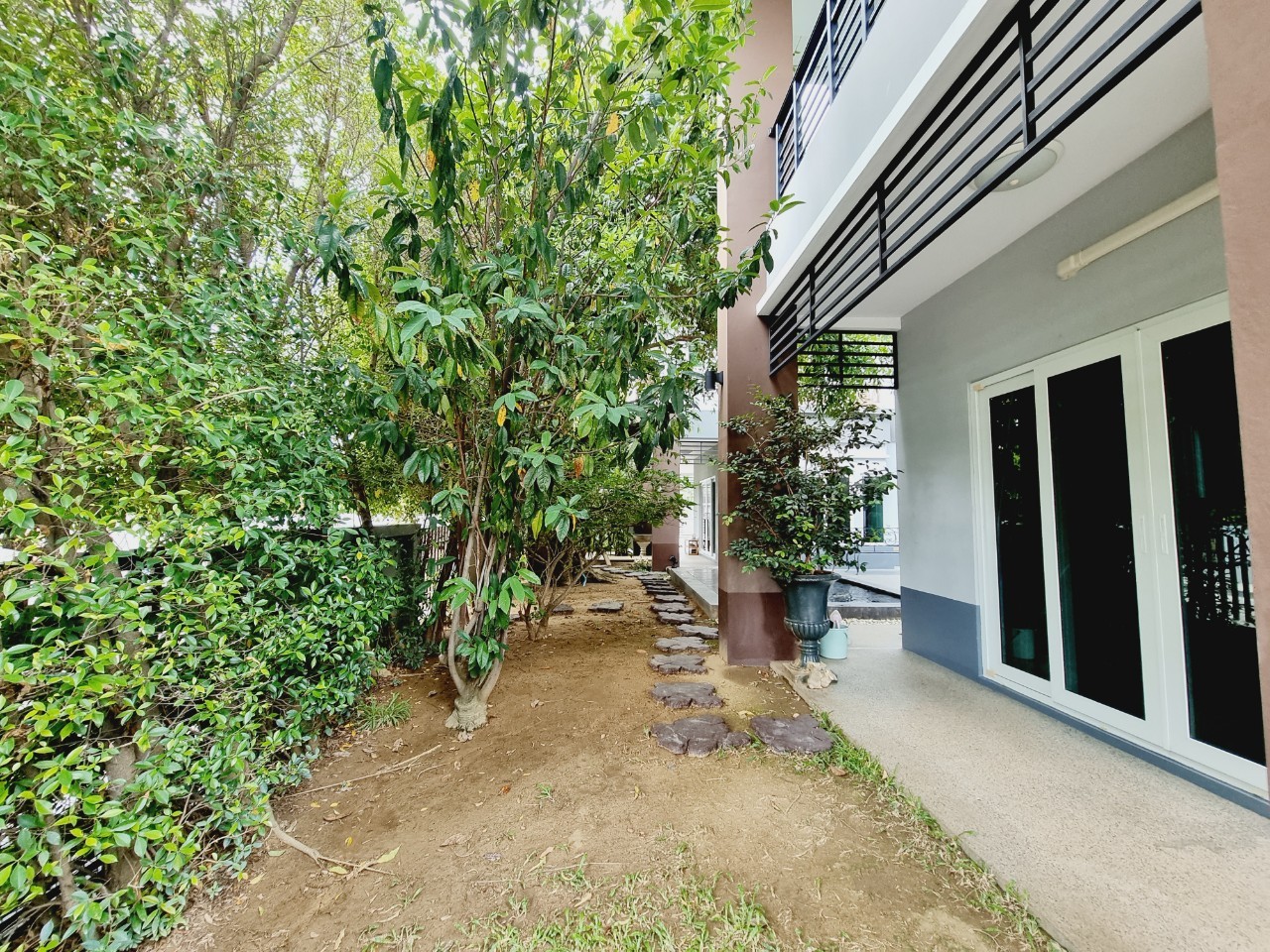 5-Bedroom Pool Villa for Rent in Mae Hia, Chiang Mai | Near APISP & Panyaden photo 31