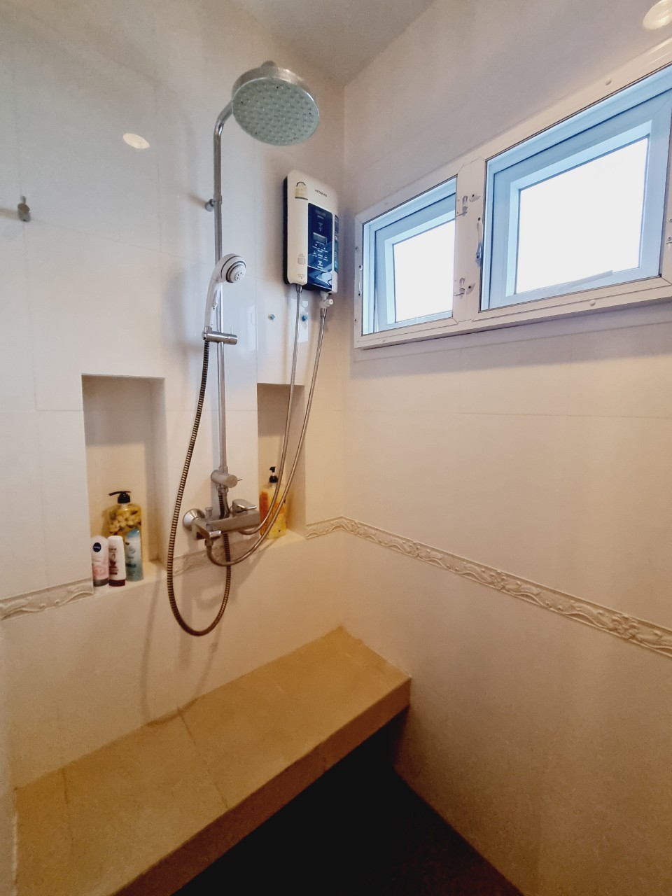 5-Bedroom Pool Villa for Rent in Mae Hia, Chiang Mai | Near APISP & Panyaden photo 12