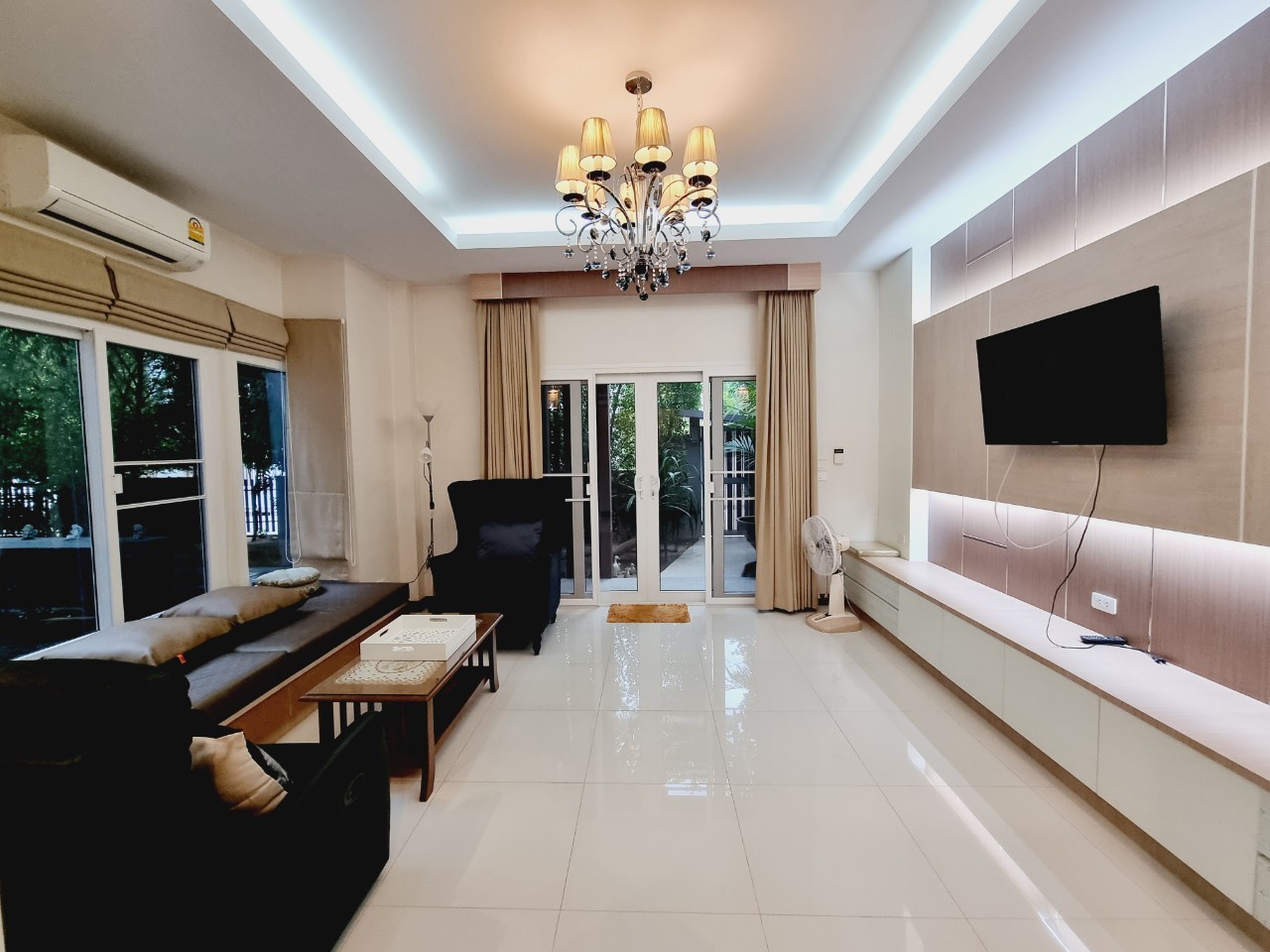 5-Bedroom Pool Villa for Rent in Mae Hia, Chiang Mai | Near APISP & Panyaden photo 4