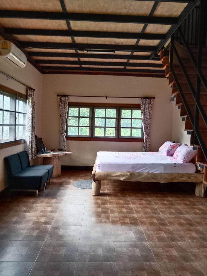 6 Bedroom House for Rent in Ban Pong Hang Dong | 2 Rai, Natural Stream photo 3