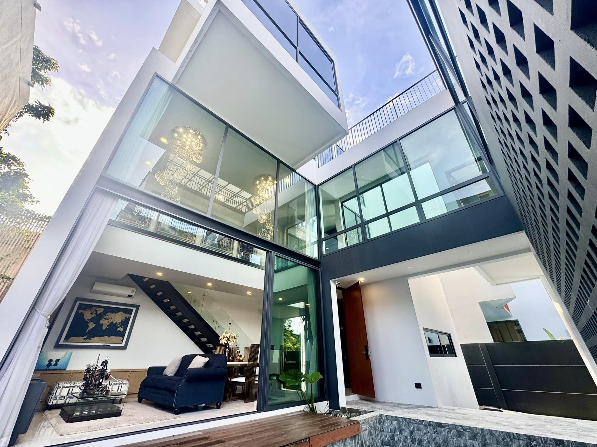 Pool Villa for Sale in Chang Phueak Chiang Mai | Near CMU & Nimman photo 2