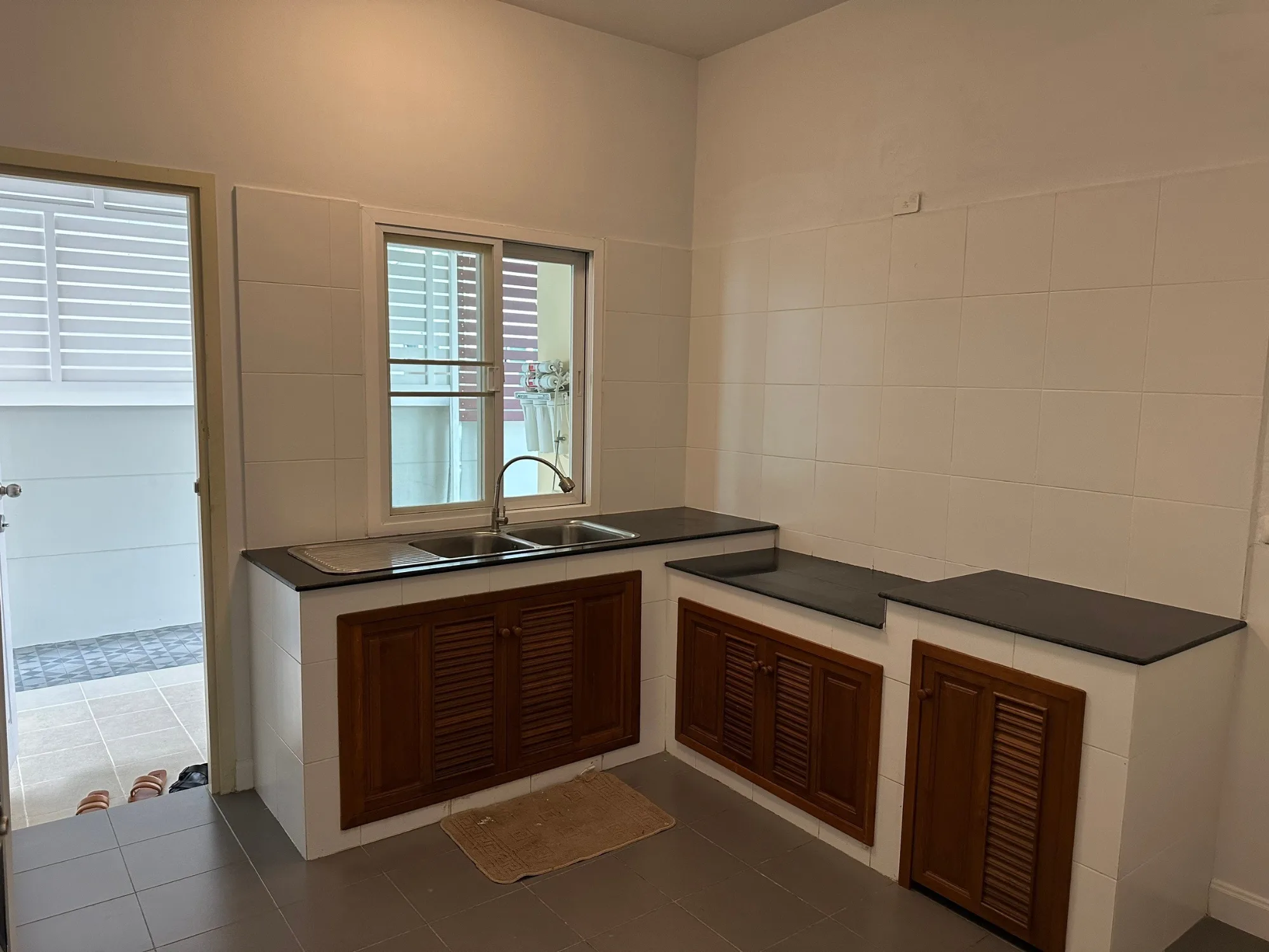 4 Bedroom House for Sale in Saraphi Chiang Mai | Near UCIS | THB 4.5M photo 6