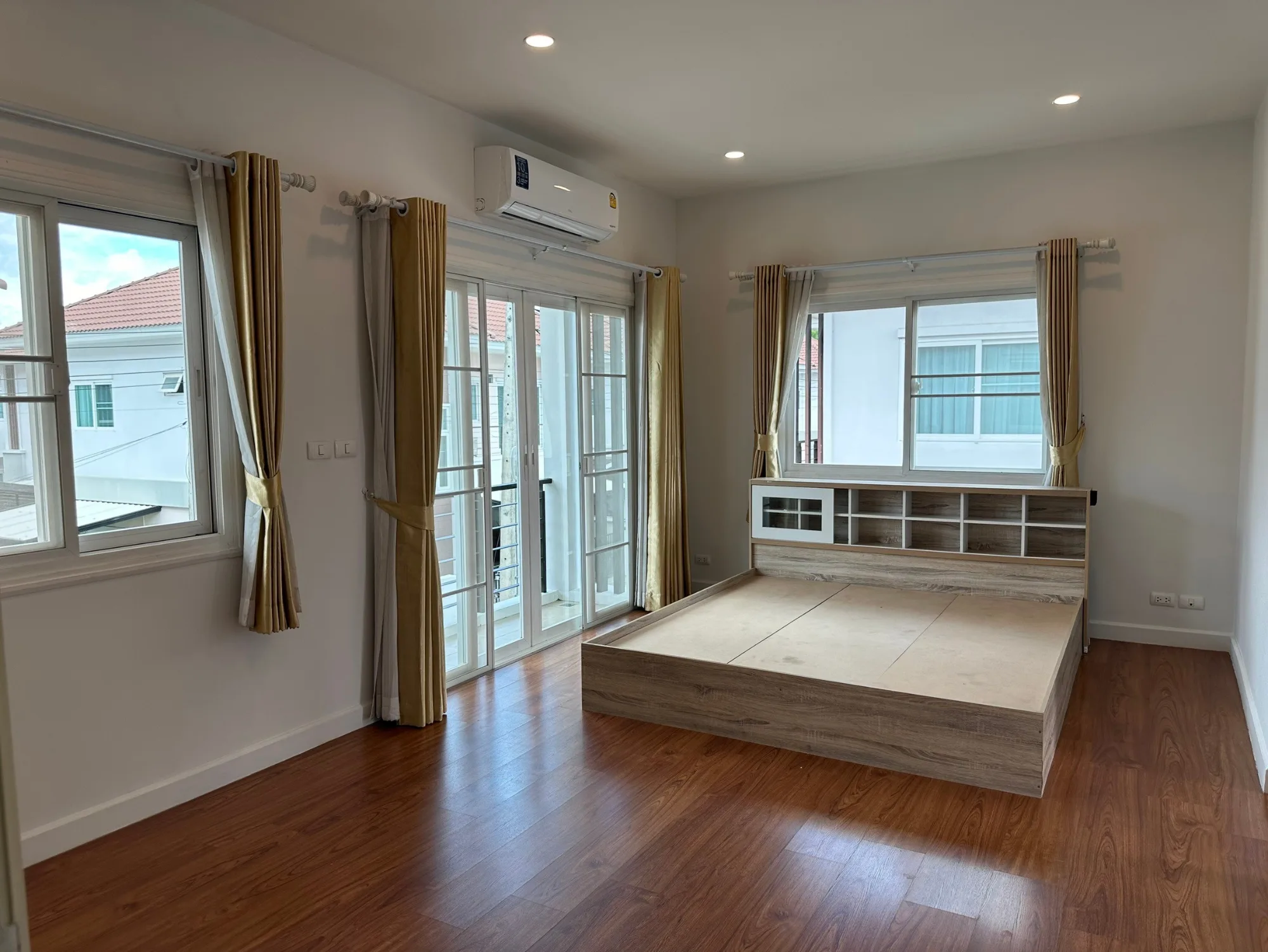 4 Bedroom House for Sale in Saraphi Chiang Mai | Near UCIS | THB 4.5M photo 9