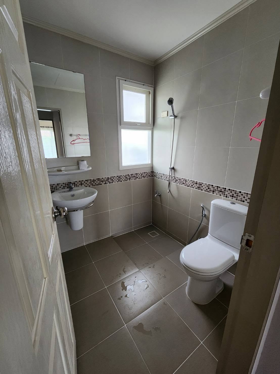 3 Bedroom House for Rent Near NIS Chiang Mai | Chang Phueak photo 8
