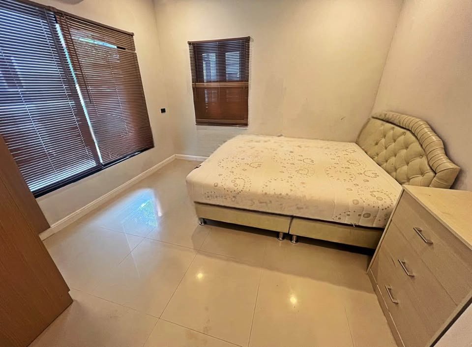 Renovated 5 Bedroom House for Sale & Rent in San Kamphaeng Chiang Mai photo 12