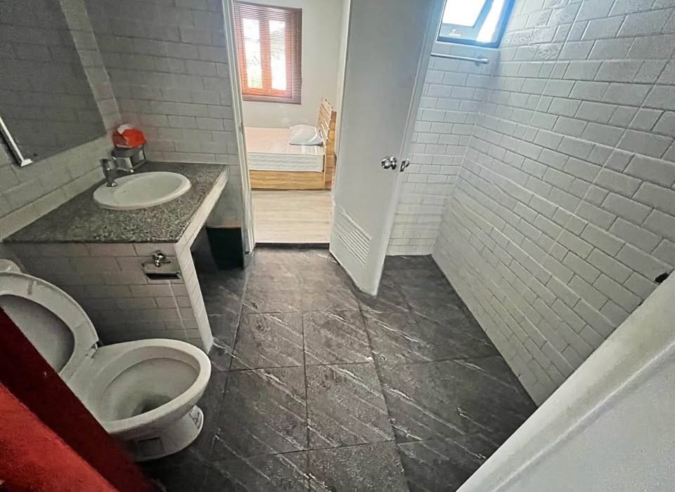Renovated 5 Bedroom House for Sale & Rent in San Kamphaeng Chiang Mai photo 11