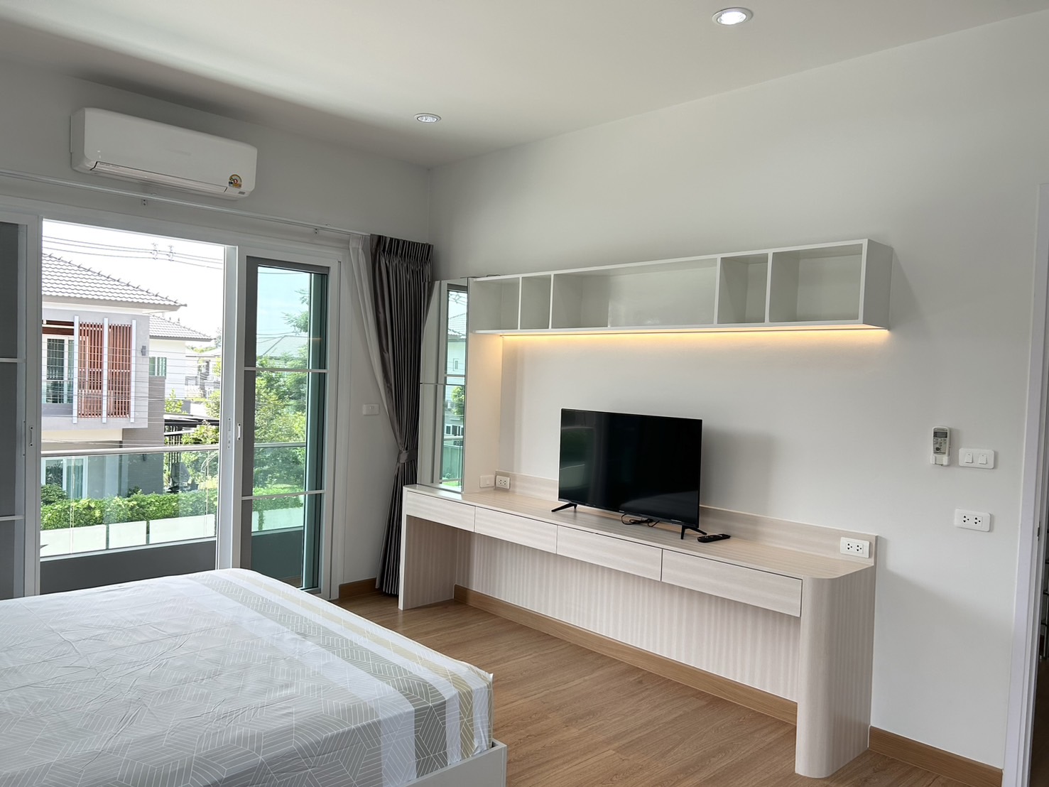 4 Bedroom House for Rent in Hang Dong Chiang Mai | 8 Min to Panyaden photo 7