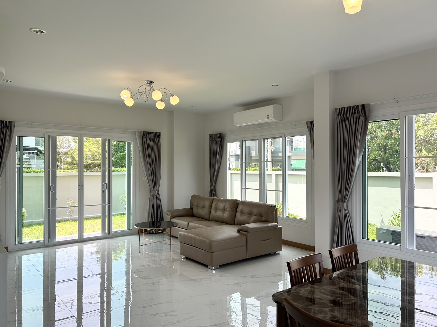 4 Bedroom House for Rent in Hang Dong Chiang Mai | 8 Min to Panyaden photo 2