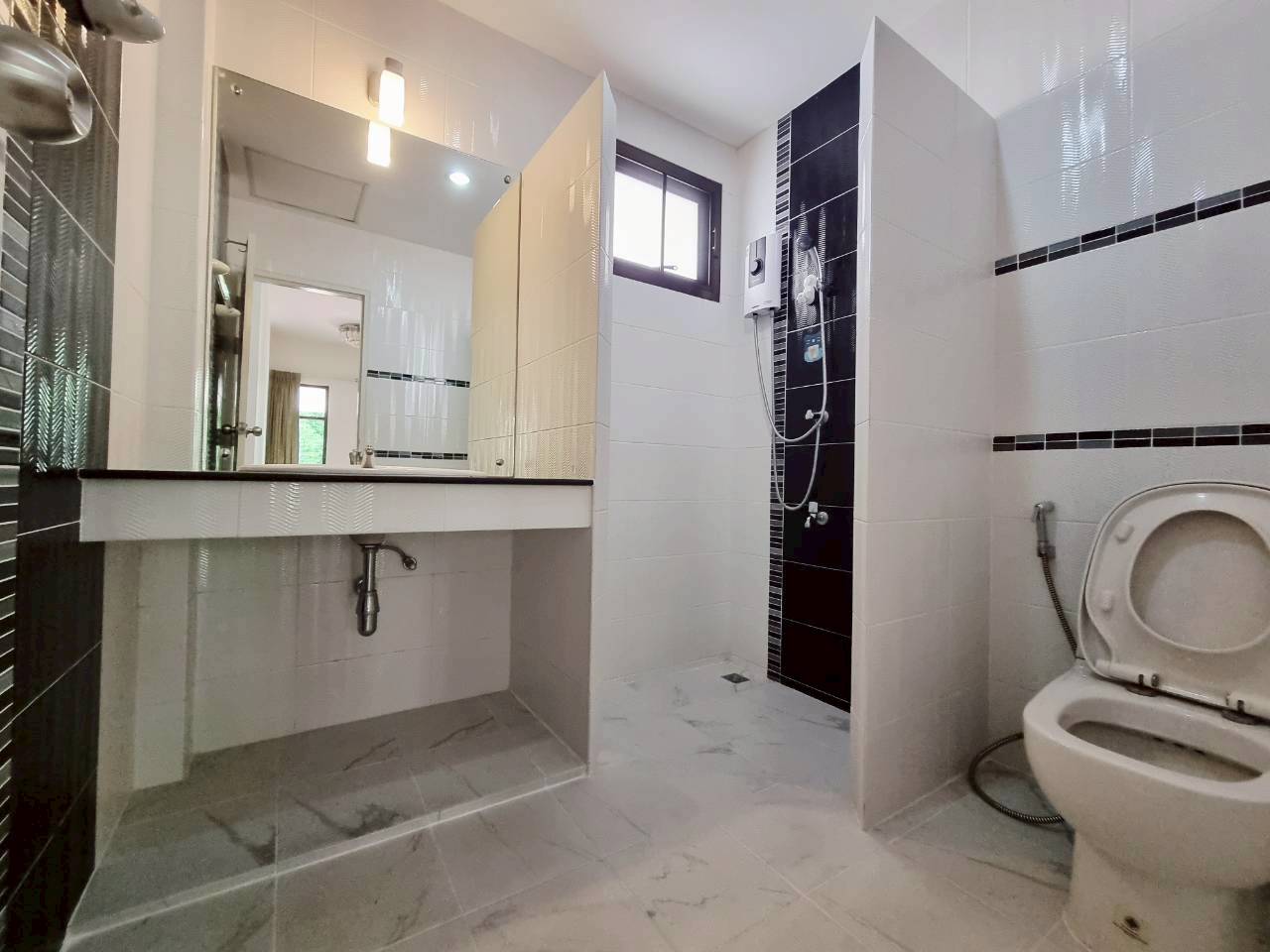 3 Bedroom House for Rent in Hang Dong Chiang Mai | 2 km to SBS photo 13
