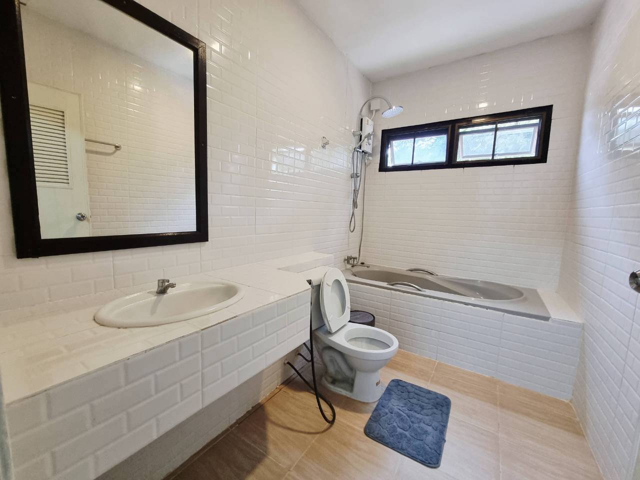 2 Bedroom Townhome for Rent in Hang Dong Chiang Mai | Near SBS | THB 11K photo 9