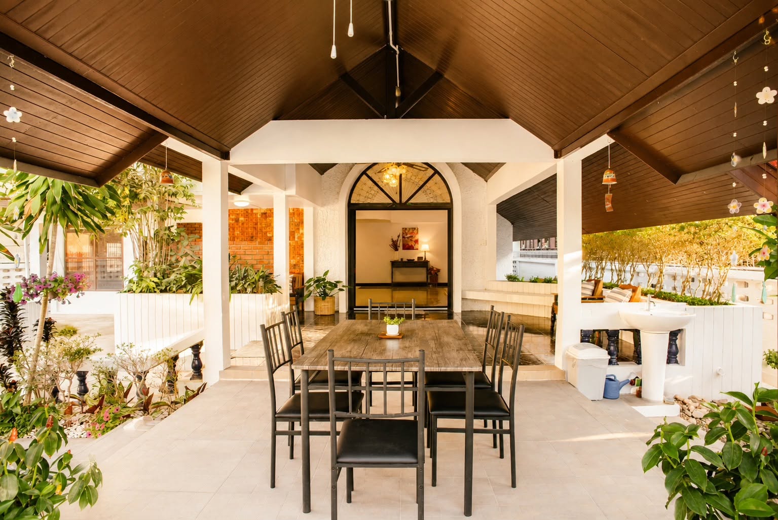 Covered outdoor dining terrace